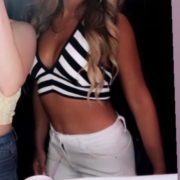 🖤🤍Crop Top🤍🖤 - Picture 2 of 2